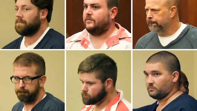 Die ehemaligen Polizeibeamten (von oben links): Hunter Elward, Christian Dedmon, Brett McAlpin, Jeffrey Middleton, Daniel Opdyke und Joshua Hartfield wurden zu langen Haftstrafen verurteilt. (Bild: The Associated Press)