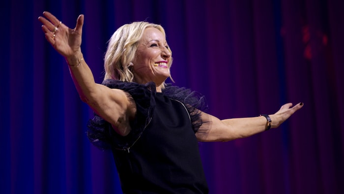 Monika Gruber is back on stage.