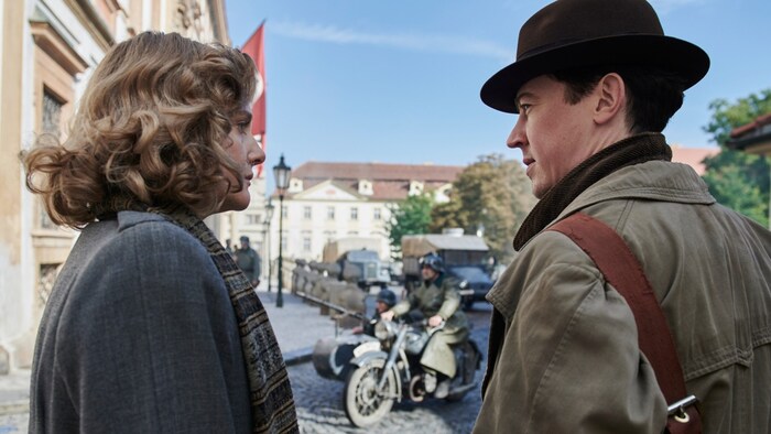 Ab sofort im Kino: Schauspieler Johnny Flynn als junger Nicky Winton im Nazi-Drama: „One Life“: 