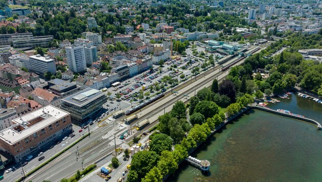 Bahngleise und Straße zerschneiden die Landeshauptstadt – das soll sich ändern. (Bild: Stadt Bregenz / Stiplovsek Dietmar)