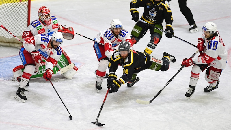 Die KAC-Defensive um Hexer Sebastian Dahm im Tor war unüberwindbar. (Bild: f. pessentheiner)