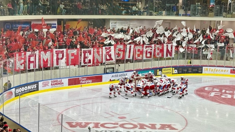 Die KAC-Fans peitschten ihre Rotjacken zum Sieg im Pustertal. (Bild: F. Pessentheiner)