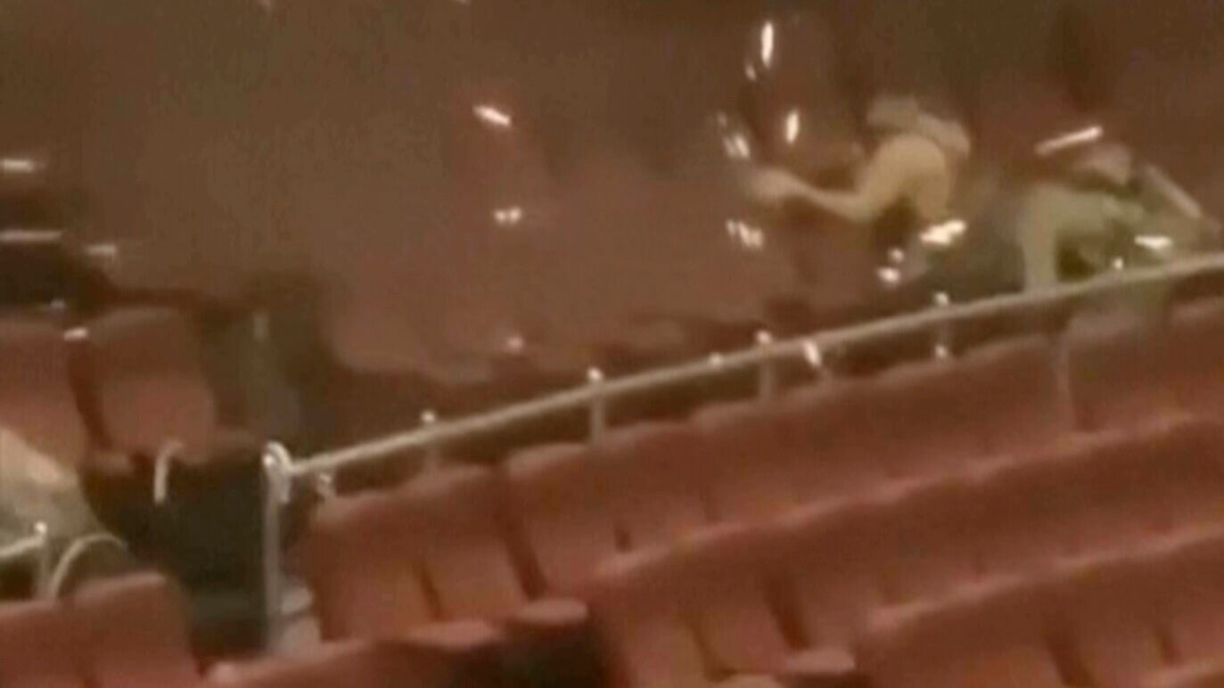 Saldırganlar konser salonunu bastı (Bild: AP)