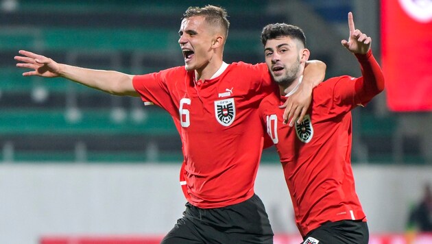 Ervin Omic and Yusuf Demir celebrate. (Bild: GEPA pictures)