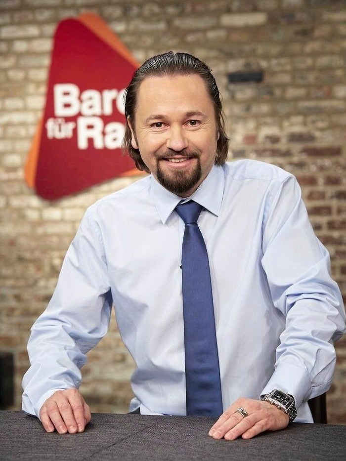 So kennt man Pauritsch: Als Experten bei „Bares für Rares“.