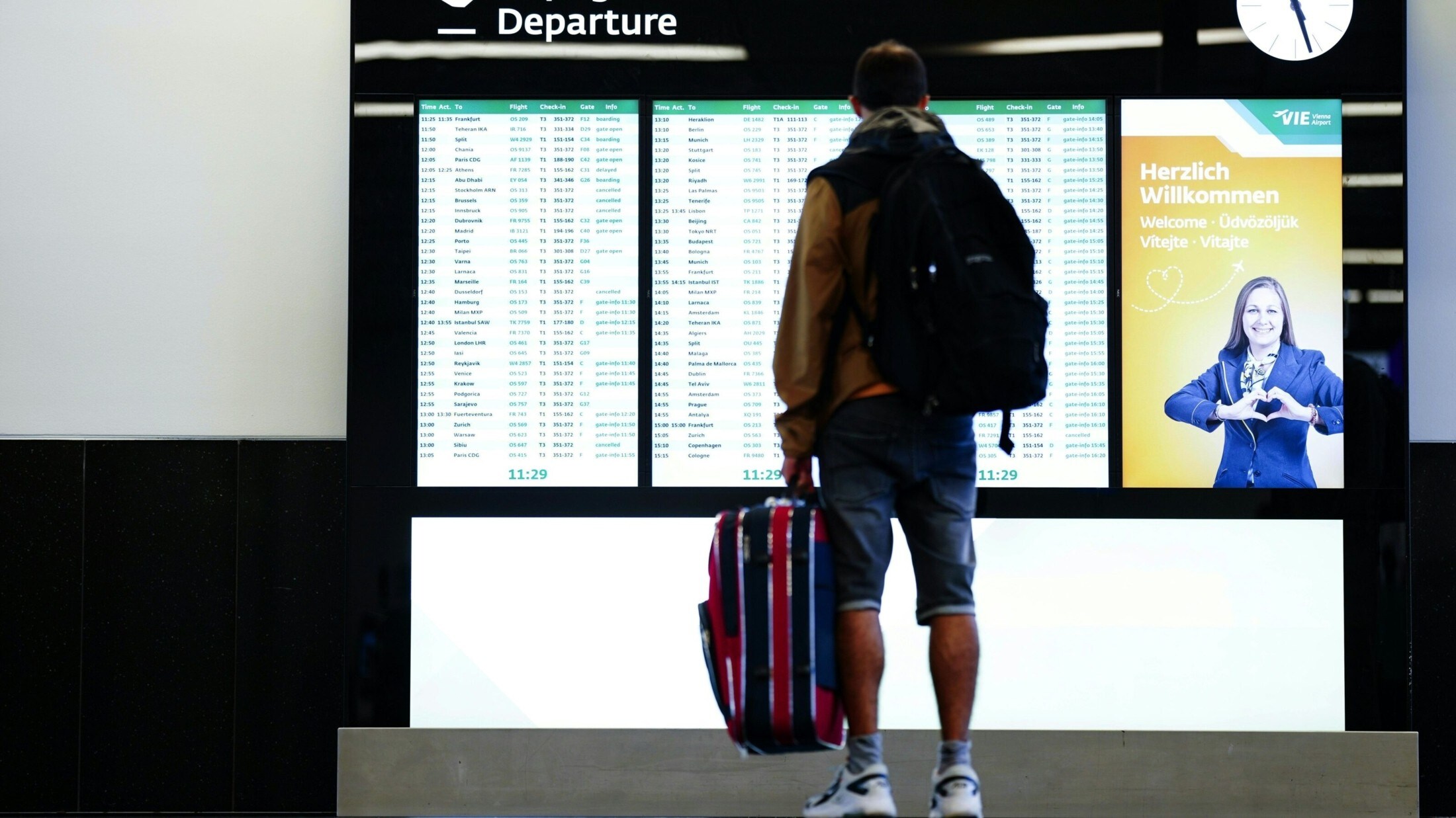 For travelers, the chaos seems perfect - they should now actively try to get to their destination after all. (Bild: APA/EVA MANHART)