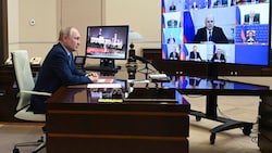 Während sich der IS zu der grausamen Tat bekannt hat, versucht man im Kreml eine andere Geschichte zu propagieren. (Bild: AP/Sputnik/Kremlin Pool Photo/Pavel Byrkin)