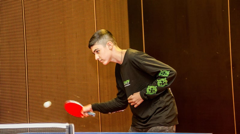 Huseyn ist ein begnadeter Tischtennisspieler. (Bild: Tschepp Markus)