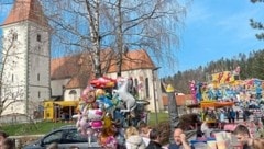 Der Ansturm war schon am ersten Tag groß. Der Josefimarkt hat ja seit 158 Jahren Tradition. (Bild: Evelyn Hronek )