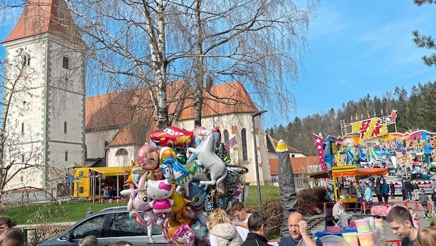 The crowds were already huge on the first day. The Josefimarkt has been a tradition for 158 years. (Bild: Evelyn Hronek )