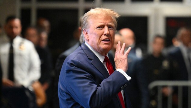Donald Trump was granted a postponement and a reduction of a security deposit that actually amounted to almost half a billion dollars. (Bild: APA/AFP/ANGELA WEISS)