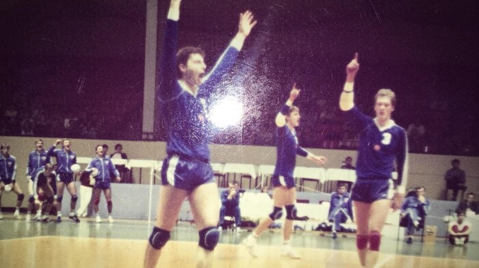 Sernow war als Spieler im DDR-Nationalteam und bei TSC Berlin gesetzt - seine Nummer: die 2.