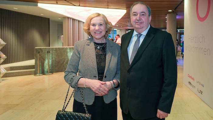 Linz-AG-Generaldirektor Erich Haider kam mit seiner Ehefrau Maria.