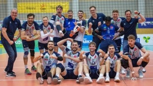 Die Hypo-Volleyballer jubelten nach dem Final-Einzug. (Bild: GEPA pictures)