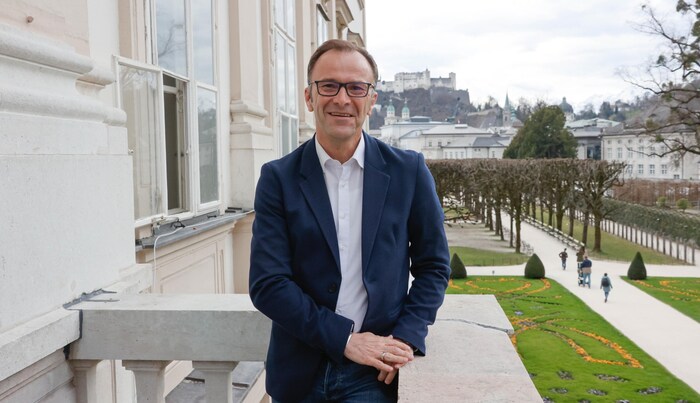 Jetzt thront Auinger vom Schloss Mirabell