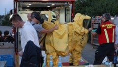 Bei dem Zugunfall im Herbst stand der Gefahrstoffzug der Feuerwehr Wels mit sechs Fahrzeugen und 25 Mann im Einsatz. Es hieß, dass keine Gefahr für die Bevölkerung besteht. (Bild: Stadt Wels/laumat.at)