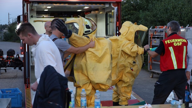 During the train accident in the fall, the hazardous materials train of the Wels fire department was deployed with six vehicles and 25 men. It was reported that there was no danger to the population. (Bild: Stadt Wels/laumat.at)