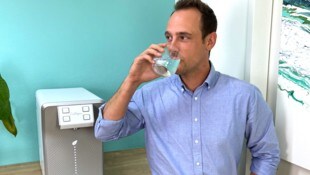 Auf frisches Wasser am Arbeitsplatz statt Plastikflut setzen immer mehr Unternehmen. (Bild: Culligan)