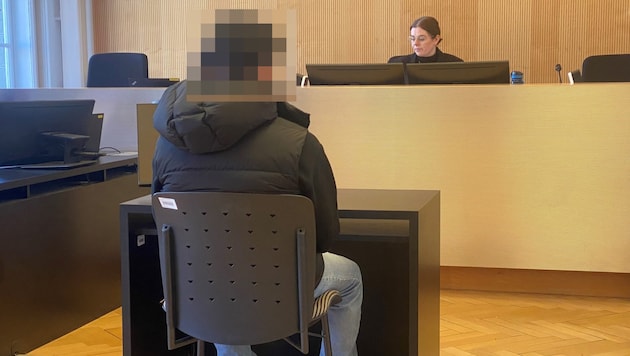 Defense lawyer Maximilian Fritz suggested a diversionary procedure for his client. (Bild: Dorn / Krone KREATIV)