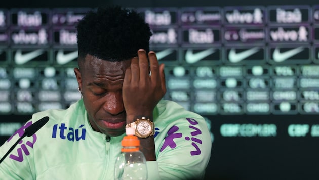 Vinicius Junior burst into tears at the press conference. (Bild: APA/AFP/Pierre-Philippe MARCOU)