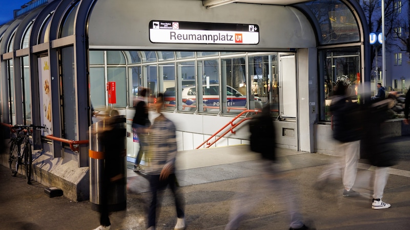 Auch ein Brennpunkt: Der Reumannplatz (Bild: APA/FLORIAN WIESER)