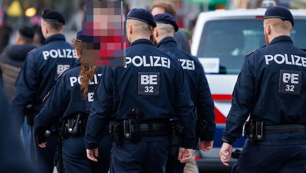 Every day, police officers from the provinces have to help out in Vienna with a platoon from the on-call unit. (Bild: APA/Florian Wieser, Krone KREATIV)