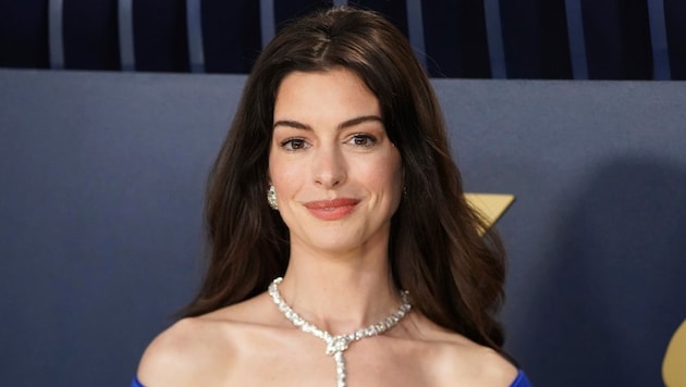 Anne Hathaway spoke openly about her miscarriage in an interview. (Bild: Jordan Strauss / AP / picturedesk.com)