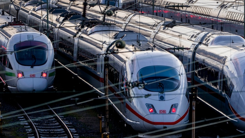 ICE-Züge in Frankfurt (Bild: AP)