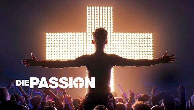 „Die Passion“ entpuppte sich für 2022 als Überraschungserfolg. Damals schalteten 3,1 Mio. deutsche Seher ein. Heute setzt der RTL die Neuinterpretation um die Leiden Jesu Christi als Musik-Spektakel fort. (Bild: RTL)