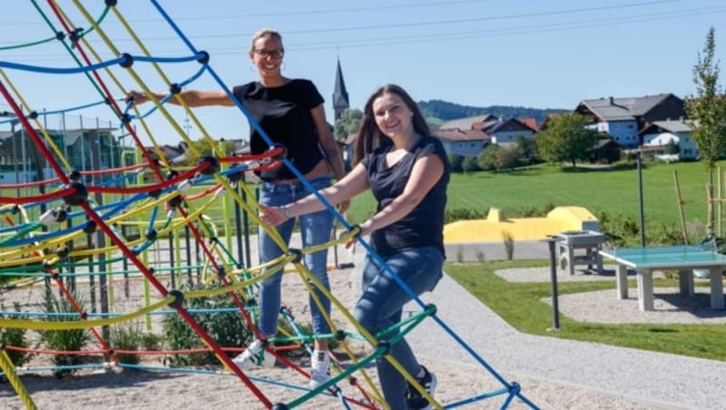 Bauamtsleiterin Martina Kogler und Martina Berger initiierten den 2023 eröffneten Bewegungspark. (Bild: Tschepp Markus)