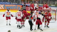 Nach einer dicken Eisbullen-Torchance flogen in Bozen noch kurz vor der Sirene die Fetzen. (Bild: GEPA pictures/ Valentina Gallina)