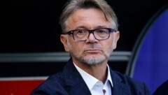 Philippe Troussier muss seinen Posten räumen. (Bild: APA/AFP/KARIM JAAFAR)