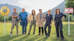 Deutsch-österreichische (Dreh-)Freundschaft: Christian Tramitz, Michael Brandner und Katharina Müller-Elmau sowie Alfred Dorfer, Doris Schretzmayer und Marlene Morreis. (Bild: ServusTV/ARD/Thomas Neumeier)