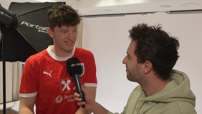 Michael Gregoritsch (left) in an interview with Michael Fally