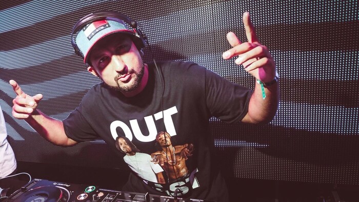 Viennese local hero DJ Mosaken will really heat things up for all night owls at "Juicy Bigger &amp; Better" on Easter Sunday!