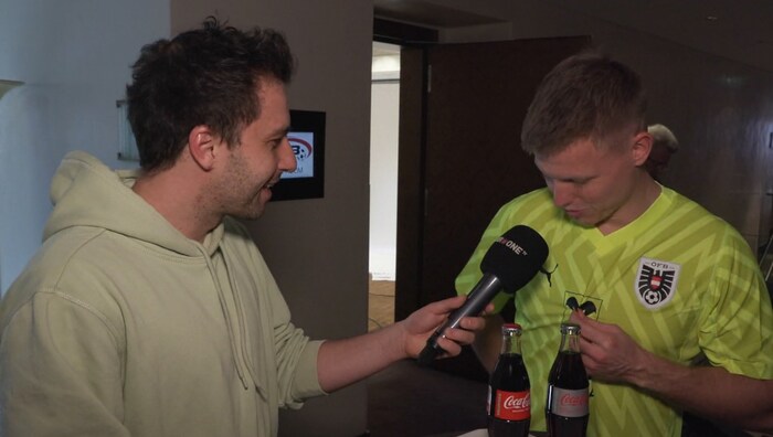 Patrick Pentz (right) in conversation with Michael Fally