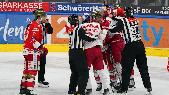 In der hitzigen Schlussphase hatten sich offenbar einige Bozen-Fans nicht im Griff.