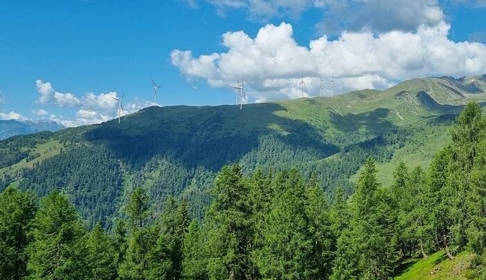 The wind turbines have already been installed for the first time.