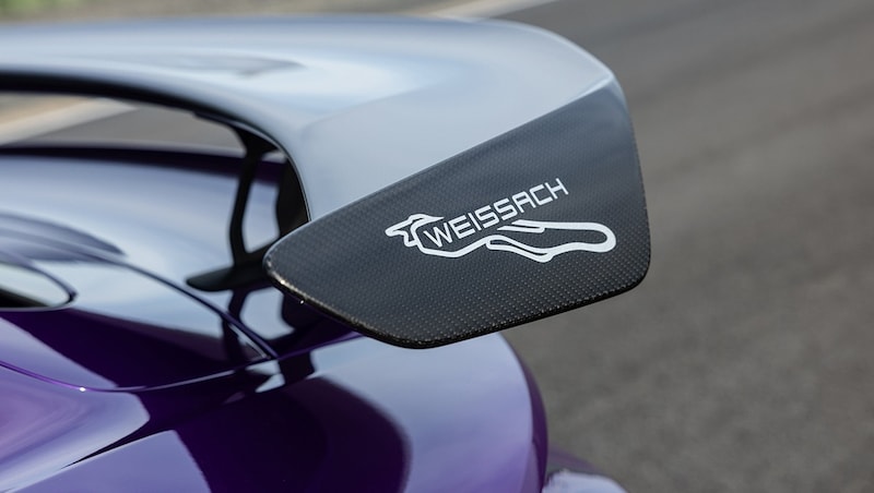 Der Flügel des Porsche Taycan Turbo GT mit Weissach-Paket sorgt bei Höchsttempo für 140 kg Abtrieb. (Bild: Porsche)