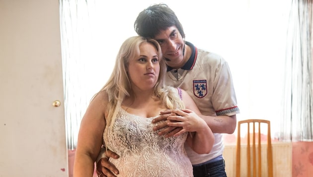 Rebel Wilson and Sacha Baron Cohen in "The Spy and His Brother" in 2016. (Bild: ©Columbia Pictures / Everett Collection / picturedesk.com)