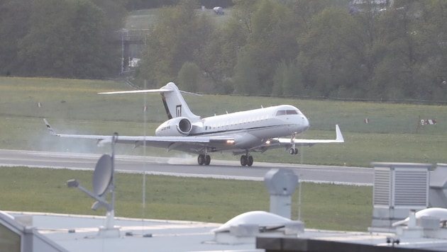 Benko repülőgépe az innsbrucki repülőtéren (Bild: Birbaumer Christof)