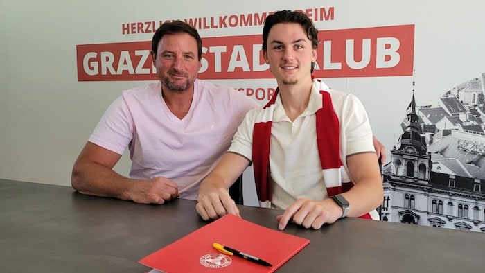 Ex-professional Markus Oberleitner always gives his son feedback.