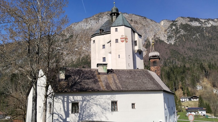 The pilgrimage church is located in the former defense tower. 