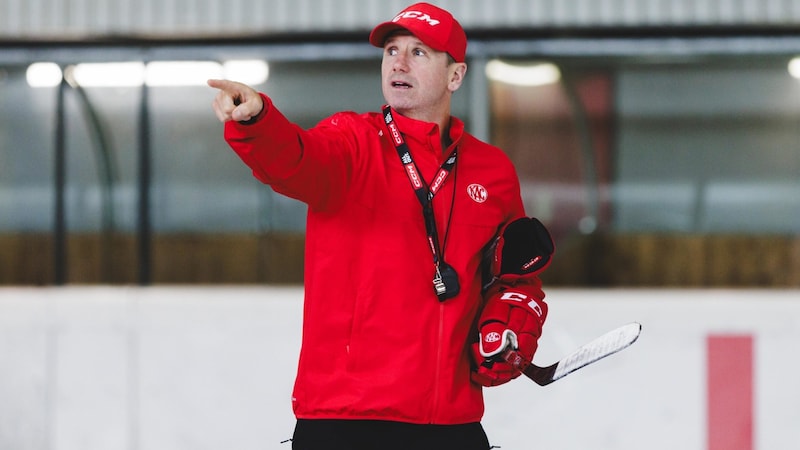 Head coach Kirk Furey rarely has to get loud in training either. (Bild: GEPA pictures)