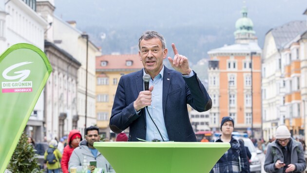 Innsbruck Belediye Başkanı Georg Willi (Yeşiller) seçim kampanyası sırasında (Bild: APA/EXPA/JOHANN GRODER)