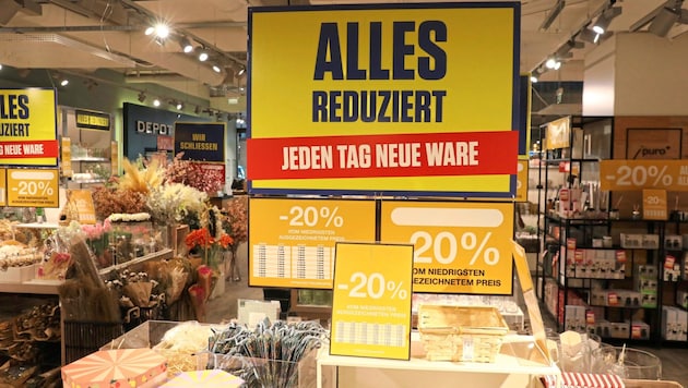 Depot çeşitli ürün gruplarındaki indirimi iki katına çıkararak eksi yüzde 20'ye indirdi. Hangilerinin - ve Avusturya'daki hangi mağazalarda - şu anda indirimde olduğunu listeliyoruz. (Bild: Martin Jöchl)