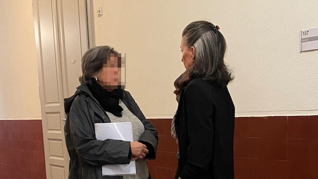 Avukat Manuela Schipflinger-Klocker (sağda) beraat kararı aldı. (Bild: Chantal Dorn, Krone KREATIV)