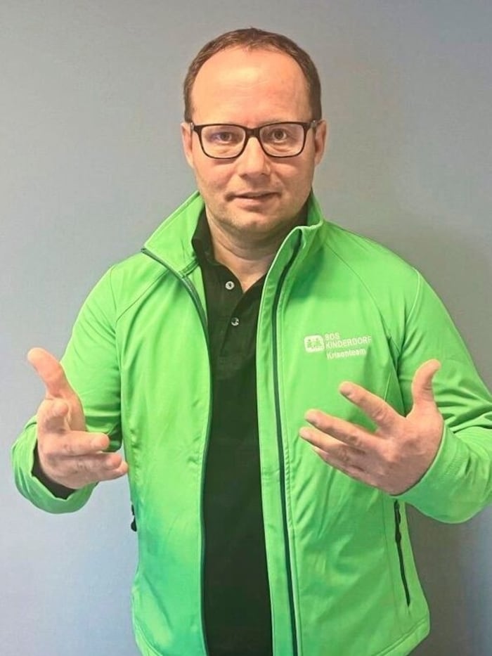 SOS-Kinderdorf- leiter Marek Zeliska erklärt, was solche extremen Situationen bei betroffenen ...