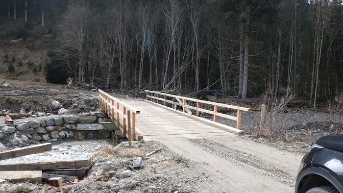 The small bridges along Teuchen Straße that were torn away have been replaced.