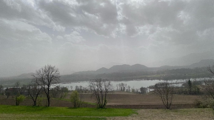 Auch in Kärnten sind die Karawanken kaum zu erkennen. 